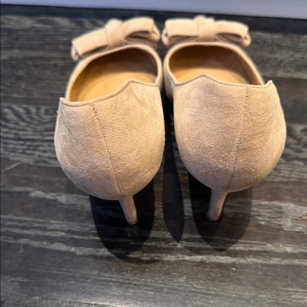 Salvatore Ferragamo Women's Beige Suede Heels sz 6.5 - Picture 7 of 17